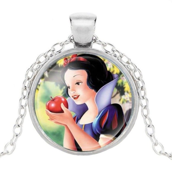 Jewelry - Silver Snow White Pendant Necklace